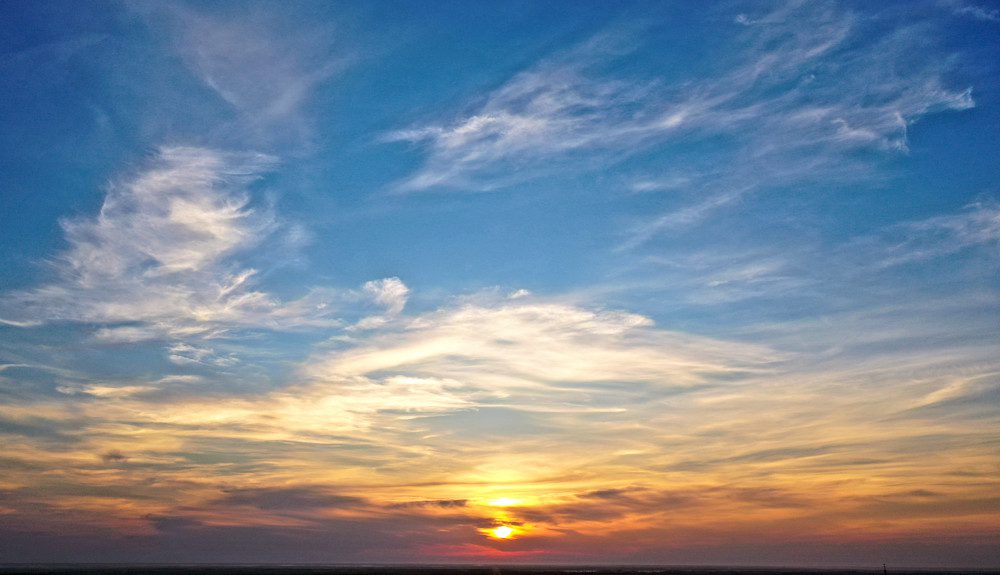 Evening sky with wispy clouds