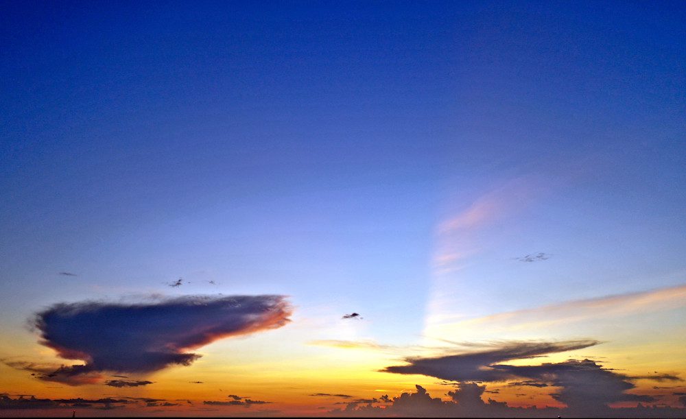 Vibrant sky at dusk