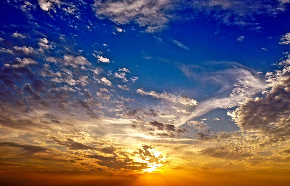Vibrant sky at dusk