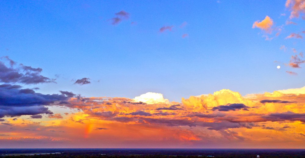 Evening sky with dramatic cloudscape