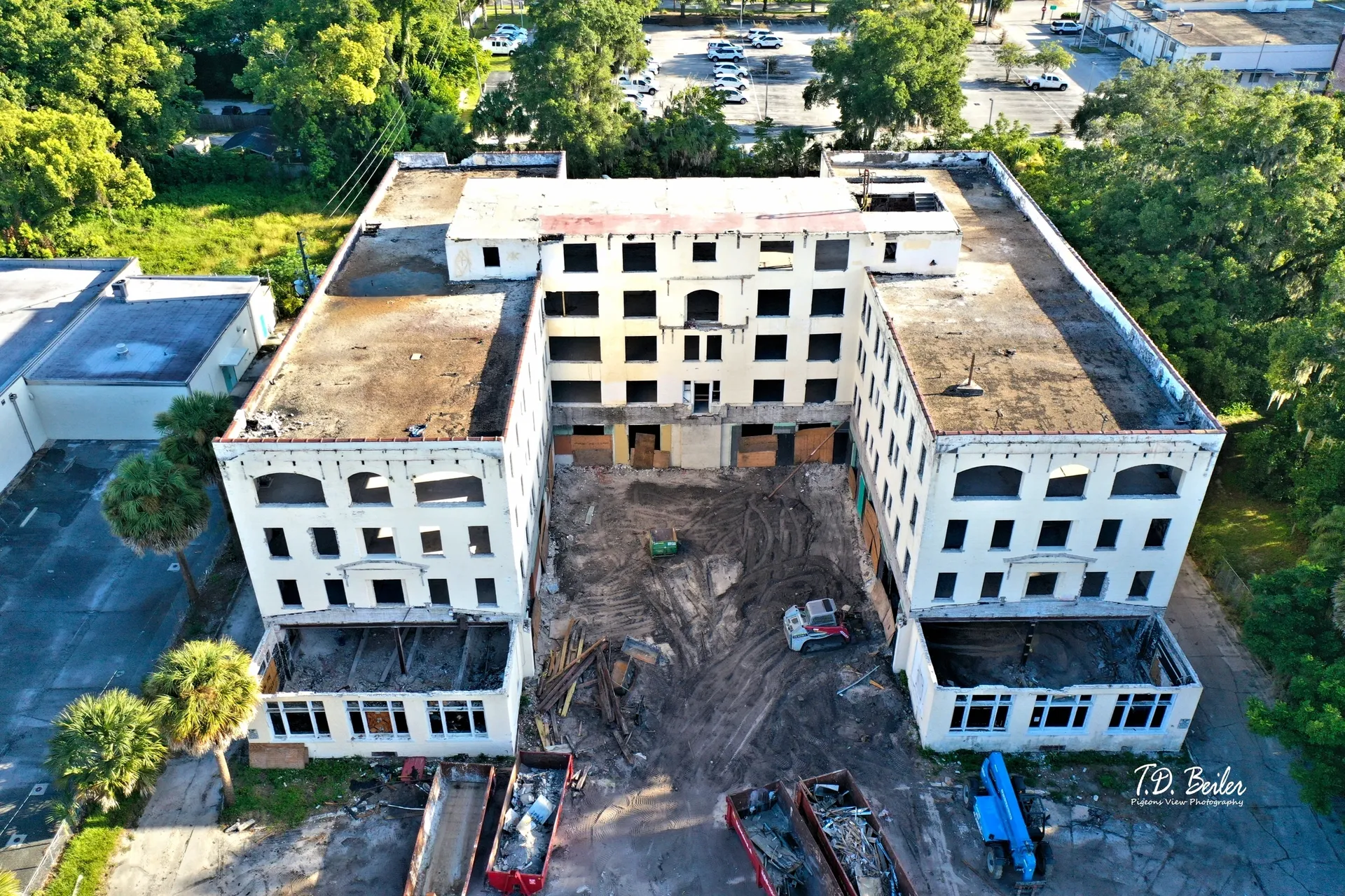Renovation of large historic building underway