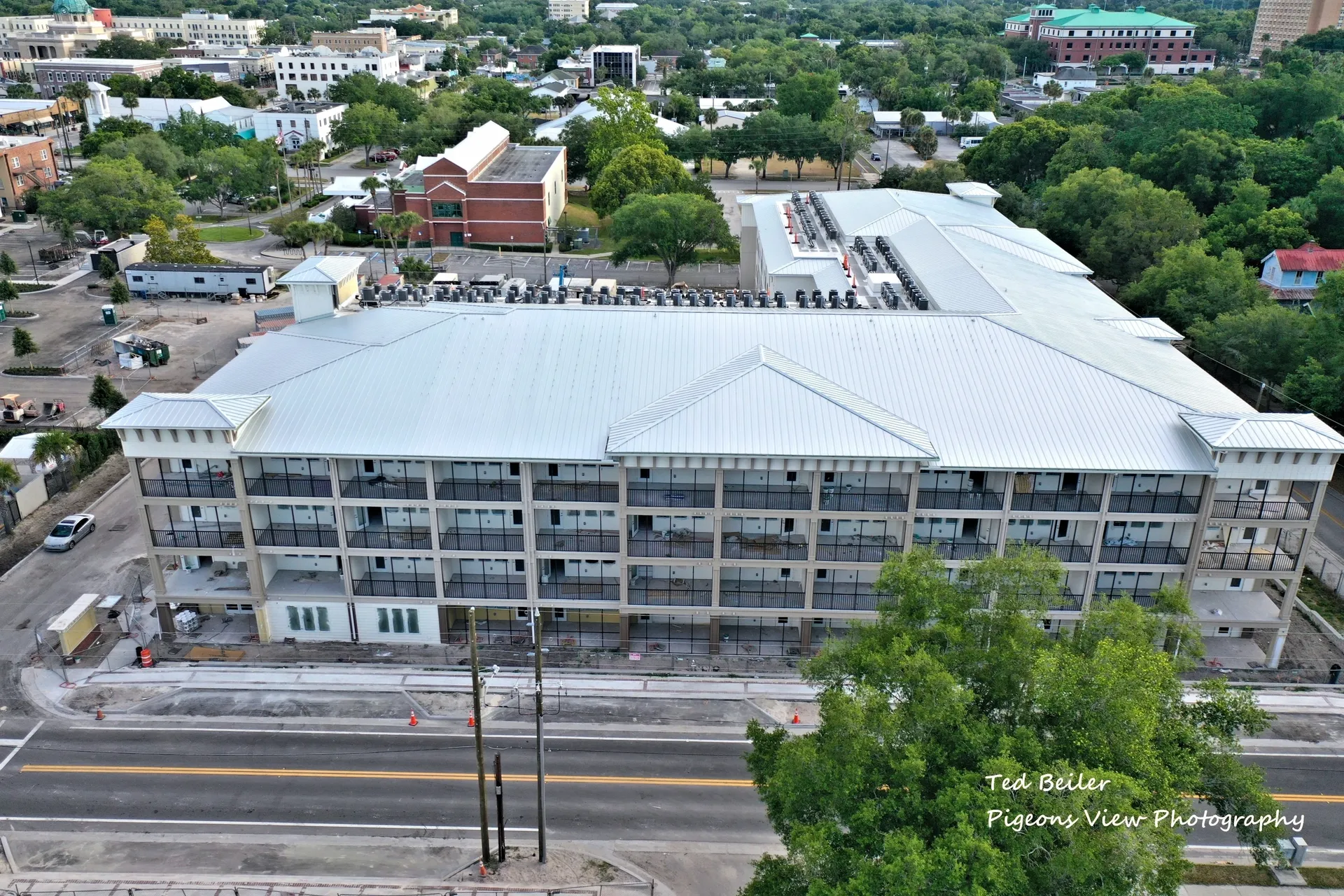 Rooftop parking on a modern structure